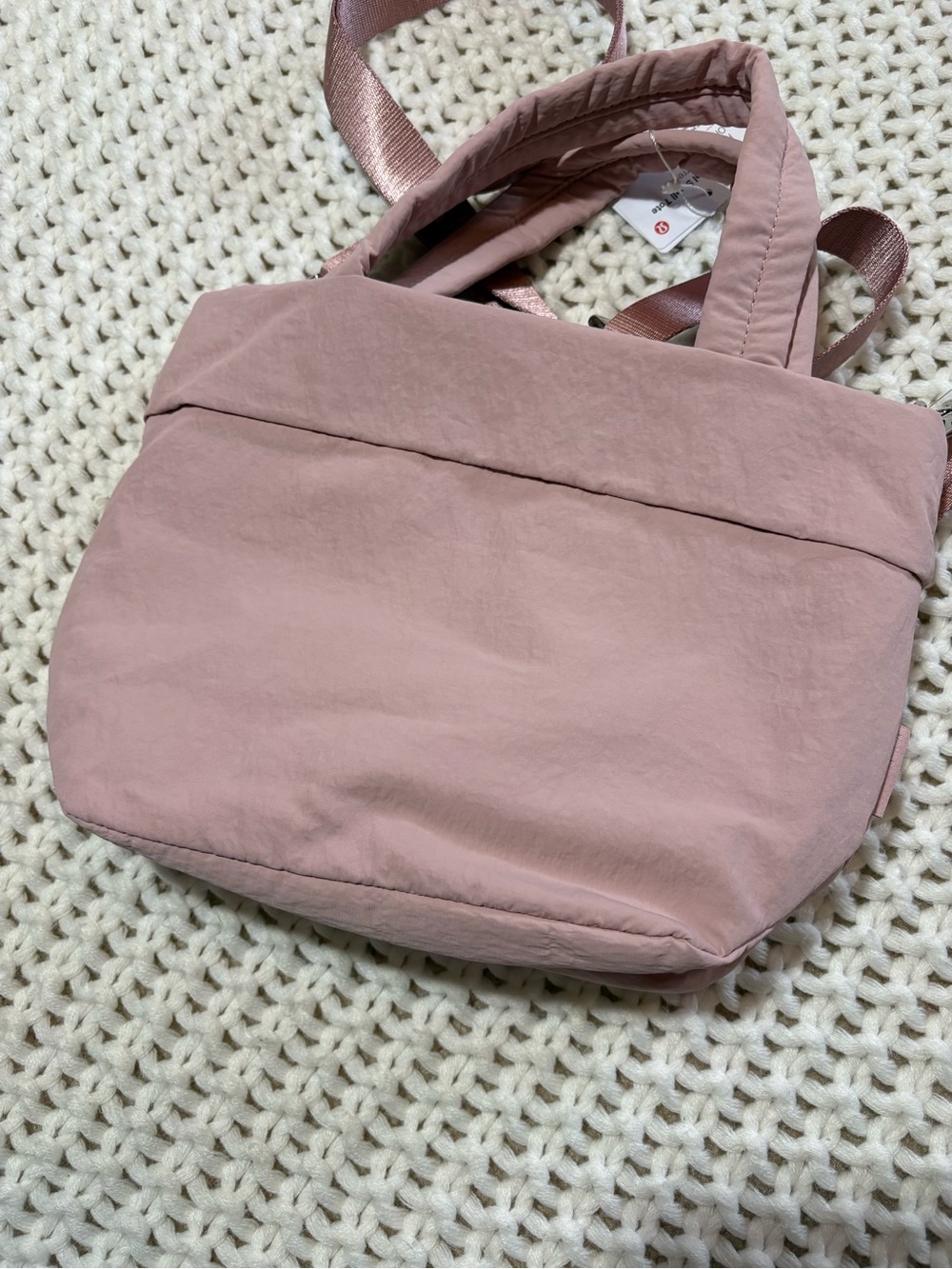 NWT lululemon on my level small tote in pink haze - Picture 5 of 13